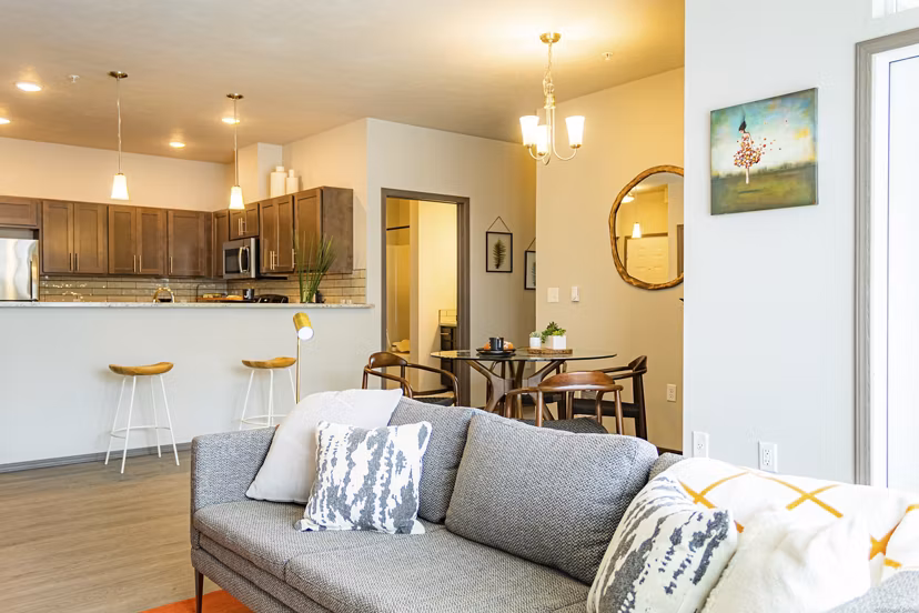 Modern living room with stylish furnishings at Broadway190 Apartments
