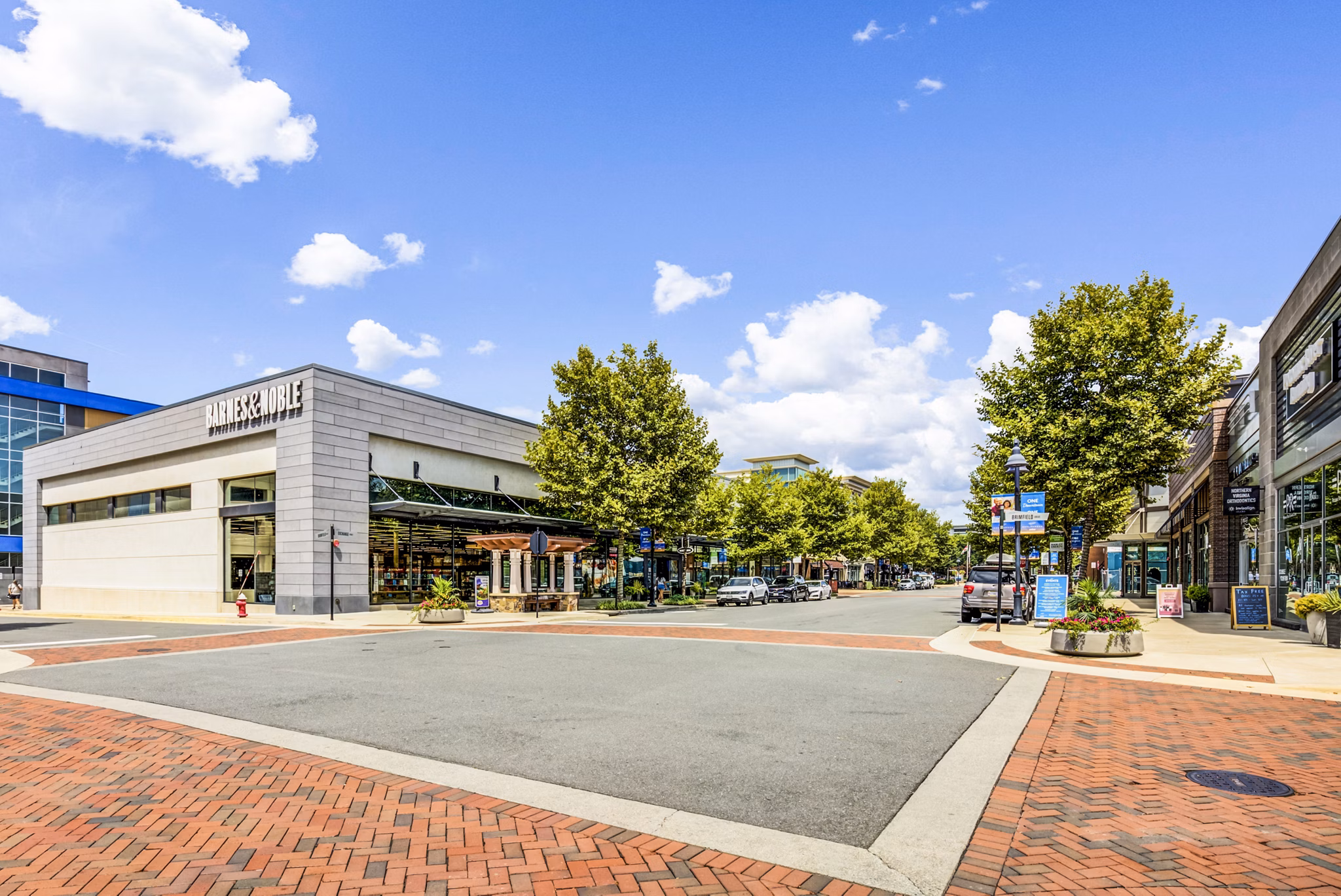 Charming neighborhood view at The Jameson at Kincora Apartments