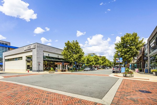 Charming neighborhood view at The Jameson at Kincora Apartments
