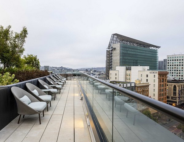 patio/balcony at Harvest Apartments