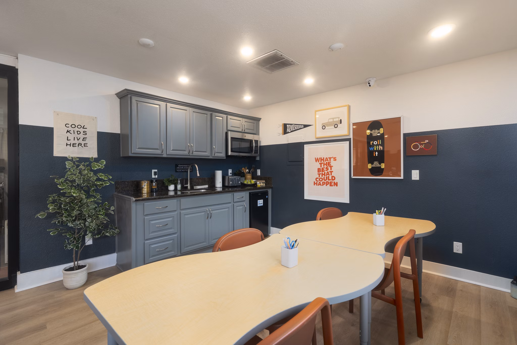 clubhouse at The Luxe Apartments
