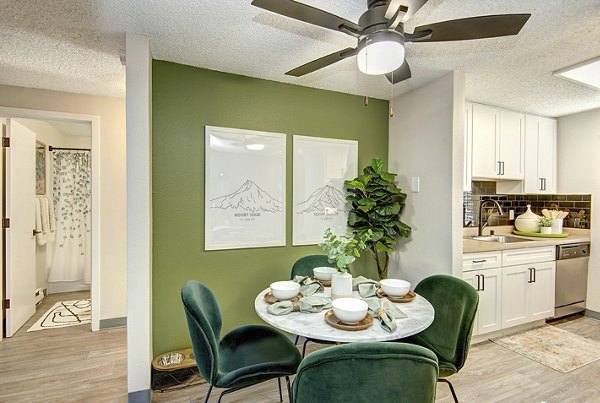 dining area at Miro Apartments