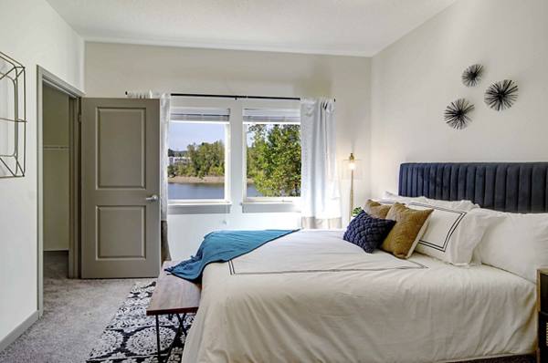 bedroom at Edgewater at the Cove Apartments