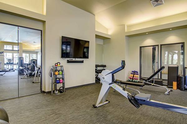fitness center at Edgewater at the Cove Apartments
