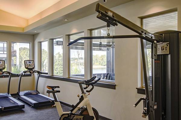 fitness center at Edgewater at the Cove Apartments
