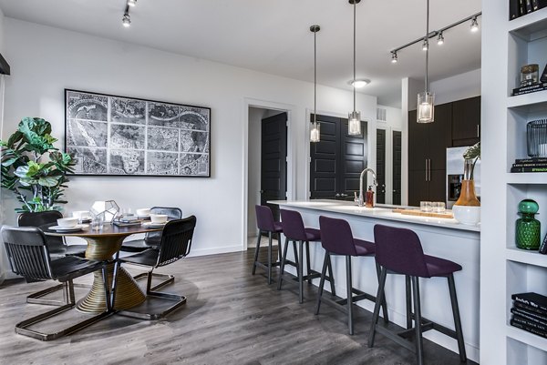 dining room at Mezzo Kirby Med Center Apartments