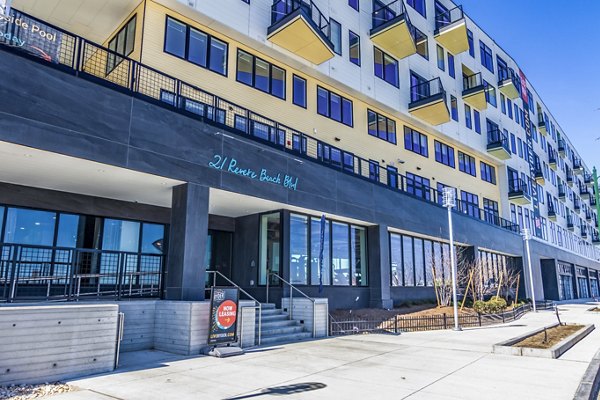 Ryder Apartments: Contemporary mid-rise building in vibrant downtown location