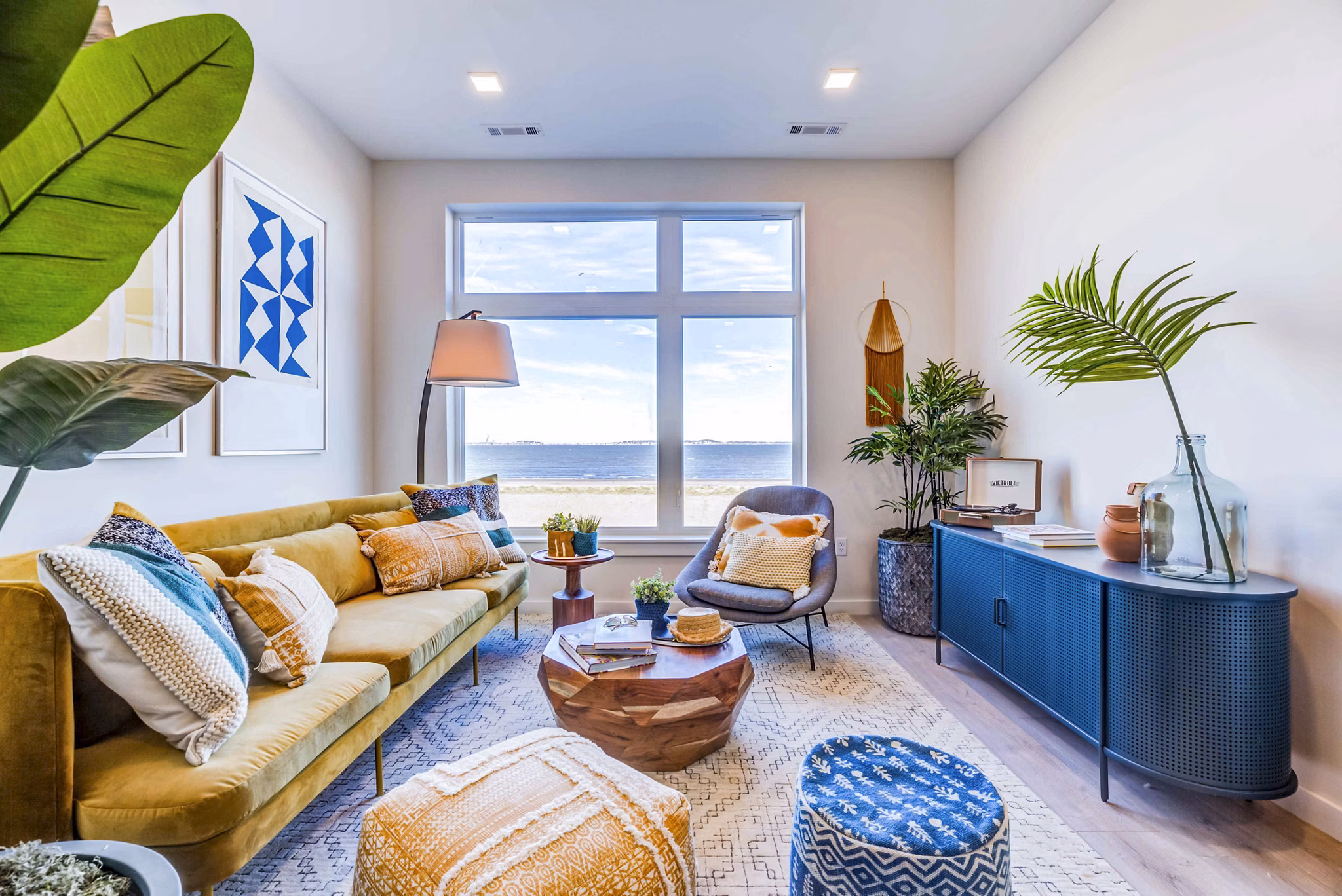 Contemporary living room with sleek furnishings at Ryder Apartments