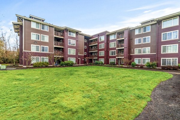 exterior at Willamette Gardens Apartments