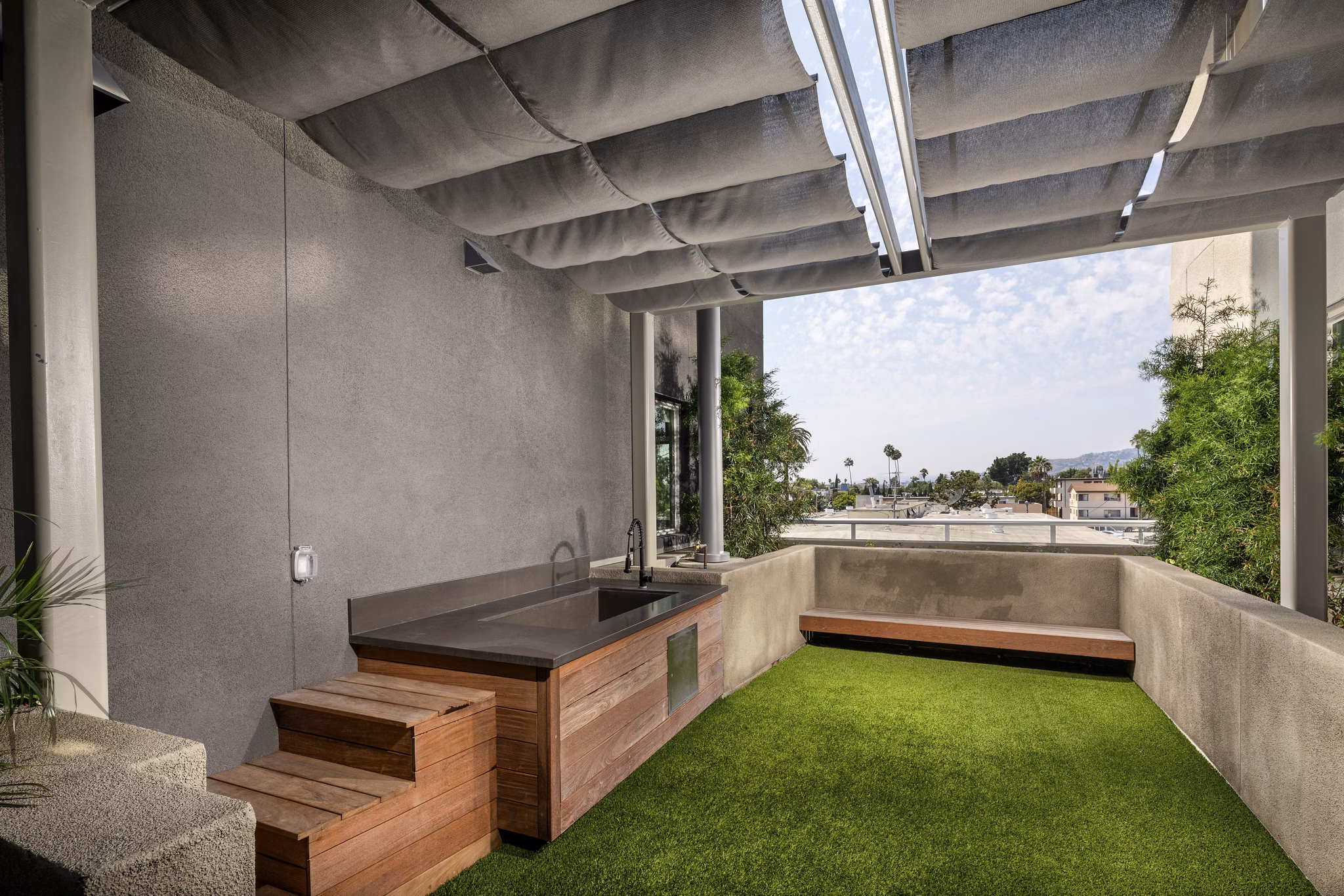 Rise Hollywood Apartments: Convenient dog wash station for residents in this luxury property