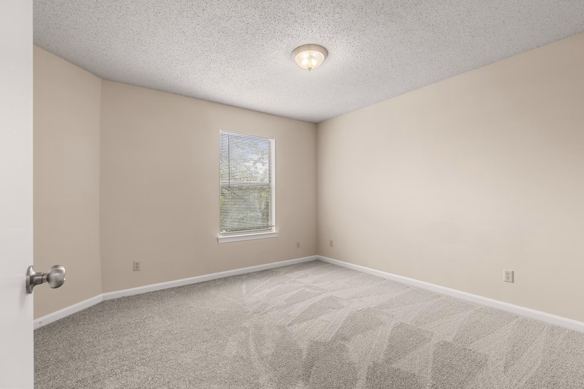 bedroom at Avana Bellevue Apartments