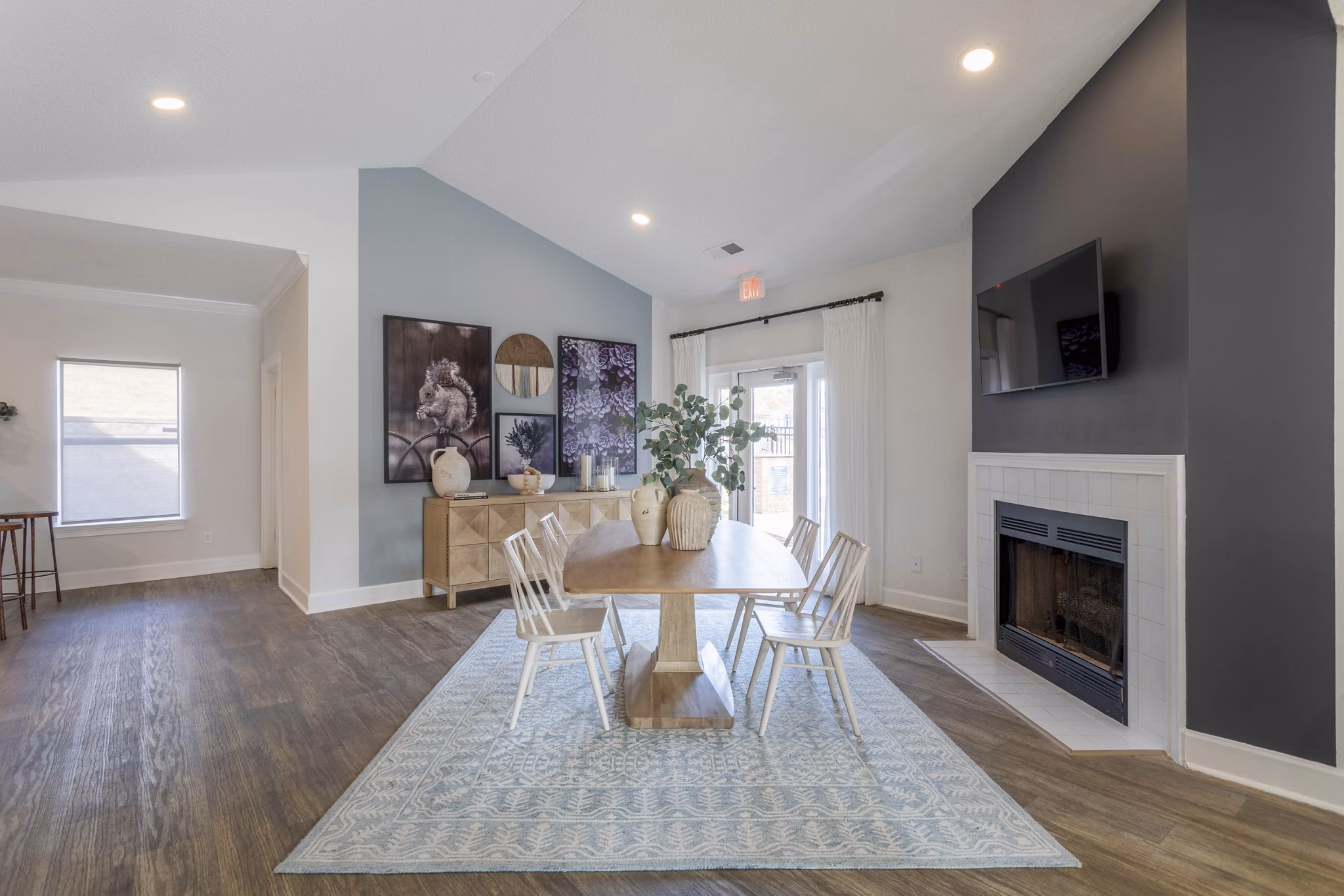 Clubhouse featuring modern design and communal spaces at Avana Bellevue Apartments, perfect for gatherings and relaxation