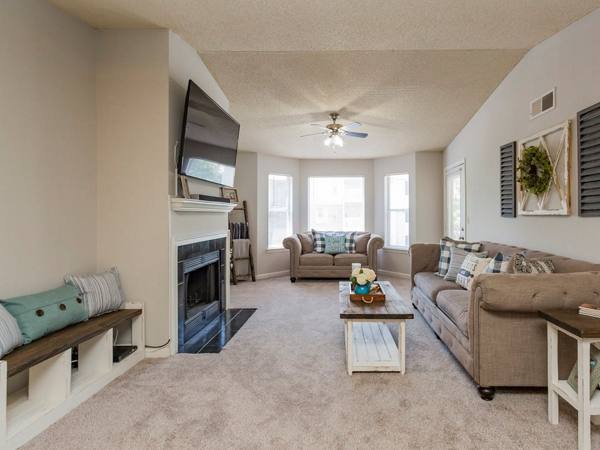 living room at Avana Bellevue Apartments