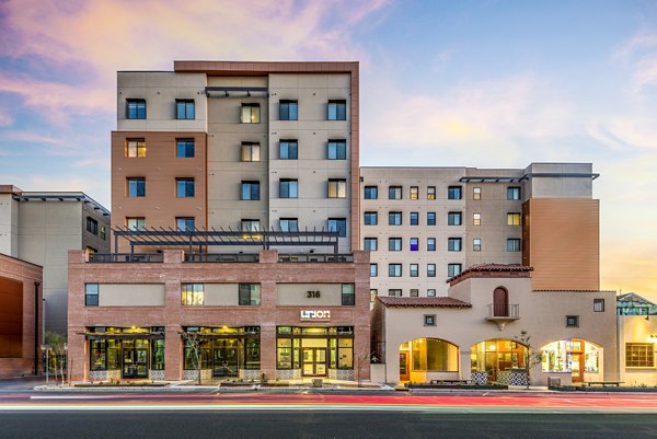 building at Union on 6th Apartments