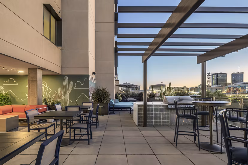 patio at Union on 6th Apartments