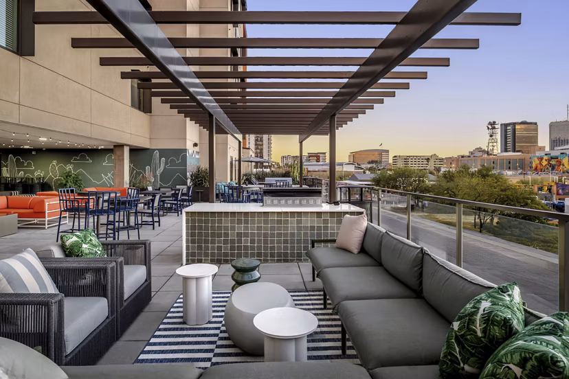 patio at Union on 6th Apartments