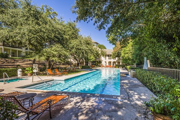 Outdoor pool at Somerset Townhomes Apartments