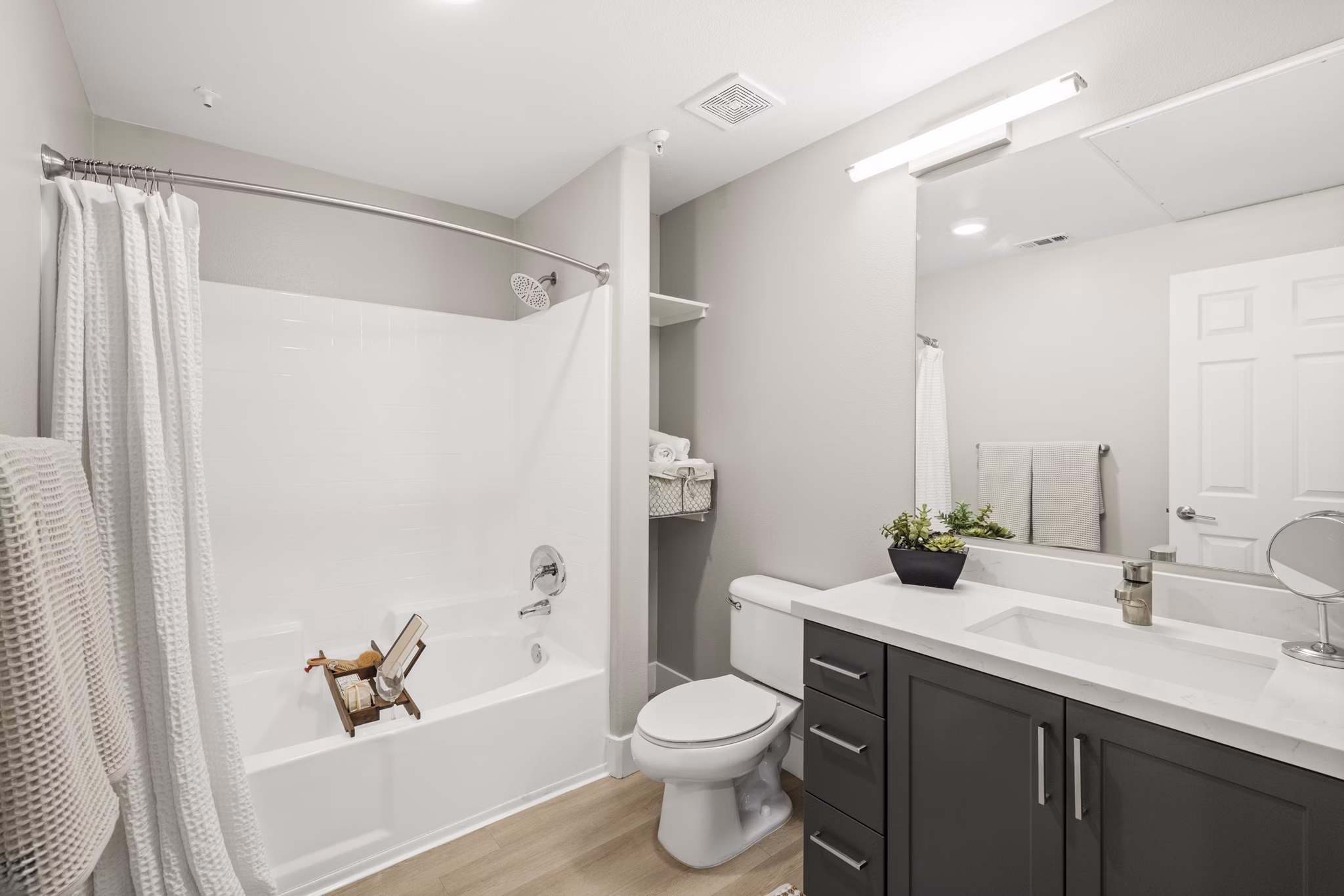 bathroom at Parc Chateaux Apartments
