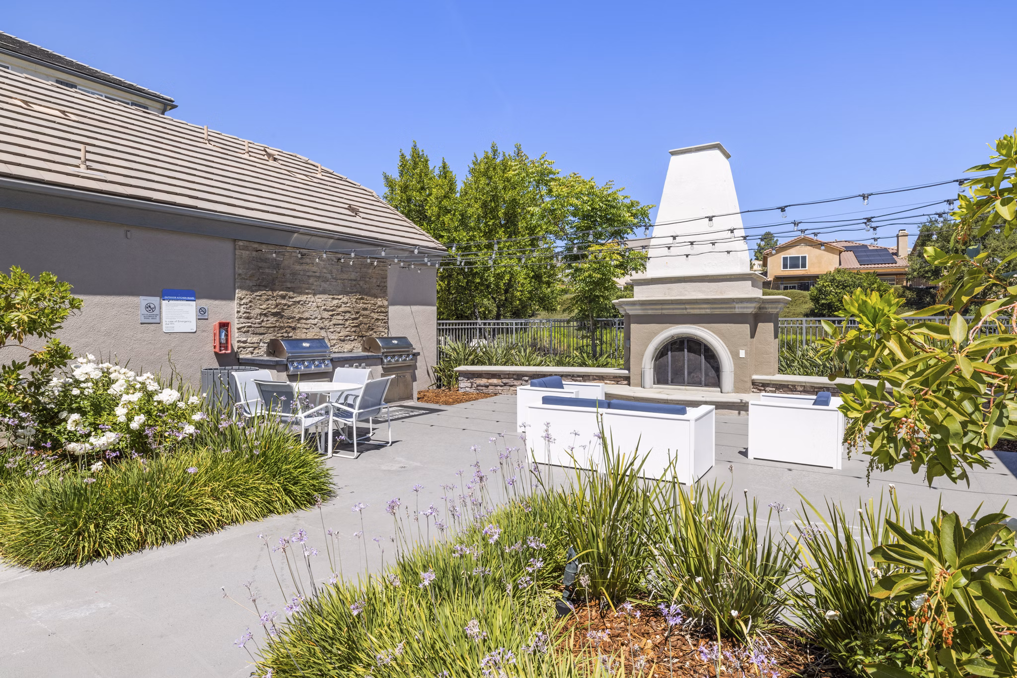grill area at Parc Chateaux Apartments