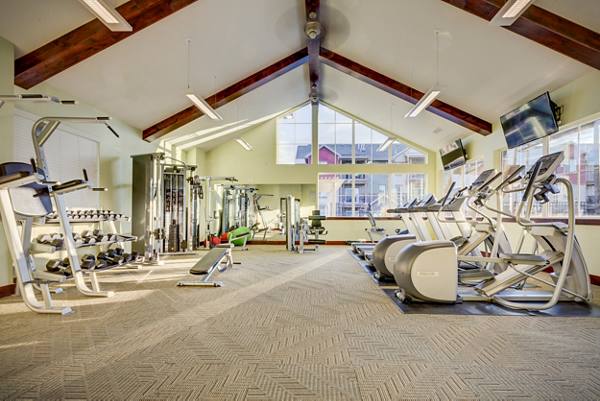 Fitness room at the Viewpointe Apartments