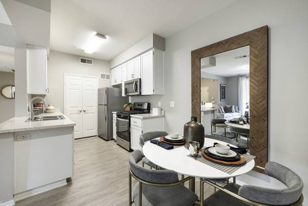 dining room at Mission Grove Park