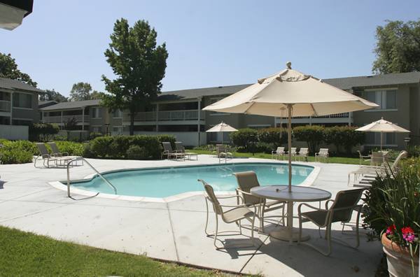 pool at Sierrabrook Apartments