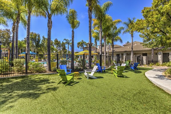 courtyard at Signature Point Apartments