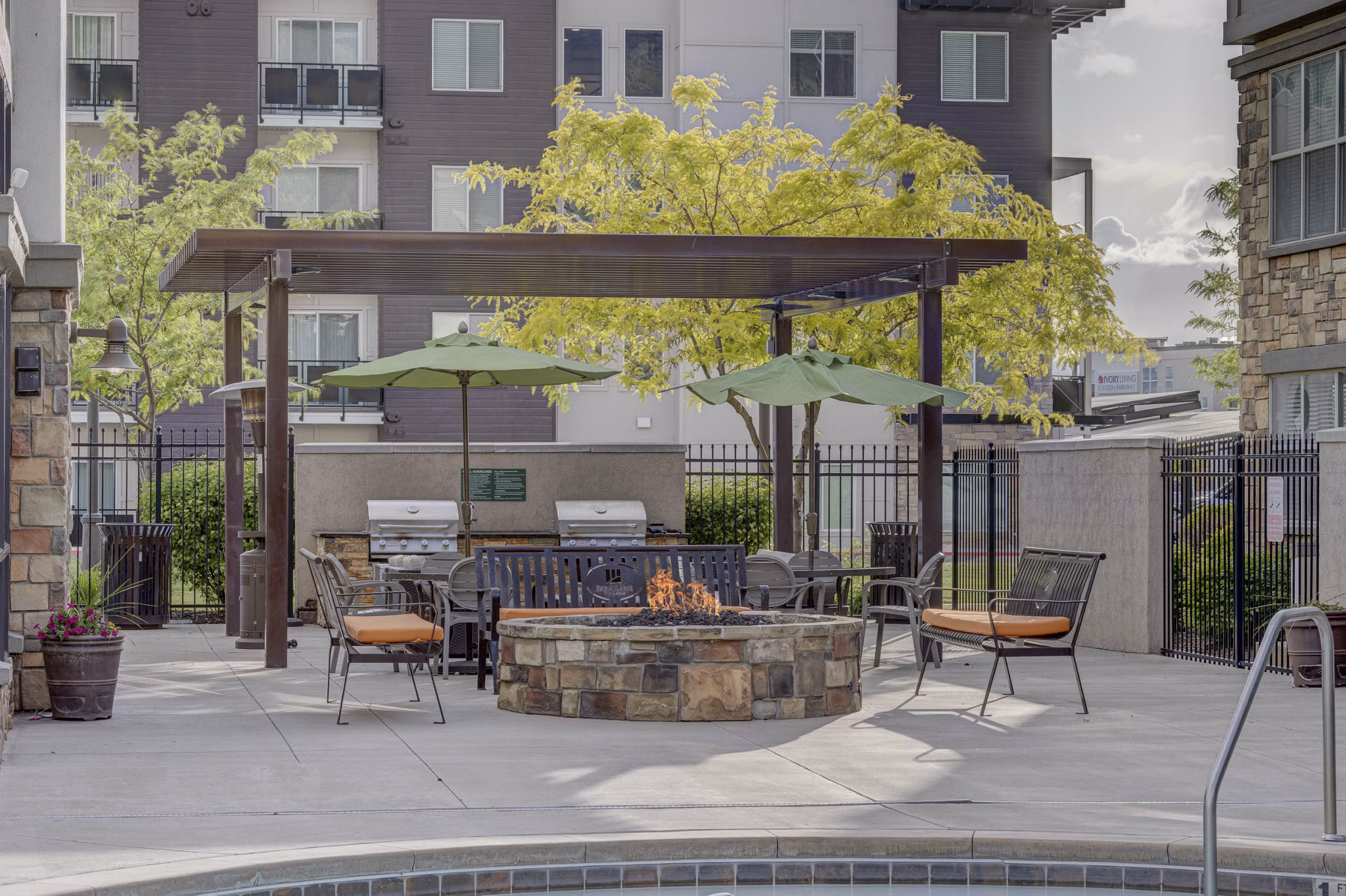 grill area at Park Lane Village Apartments 