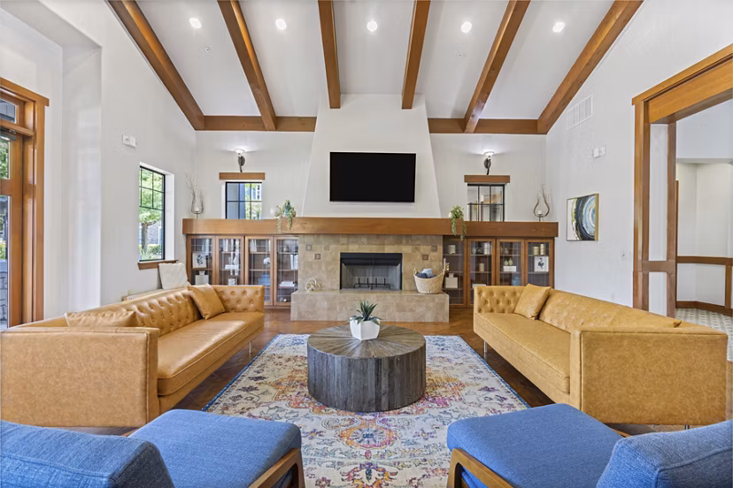 clubhouse at The Oaks at Techridge Apartments