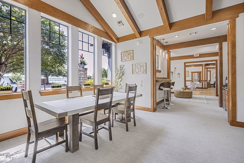 clubhouse at The Oaks at Techridge Apartments
