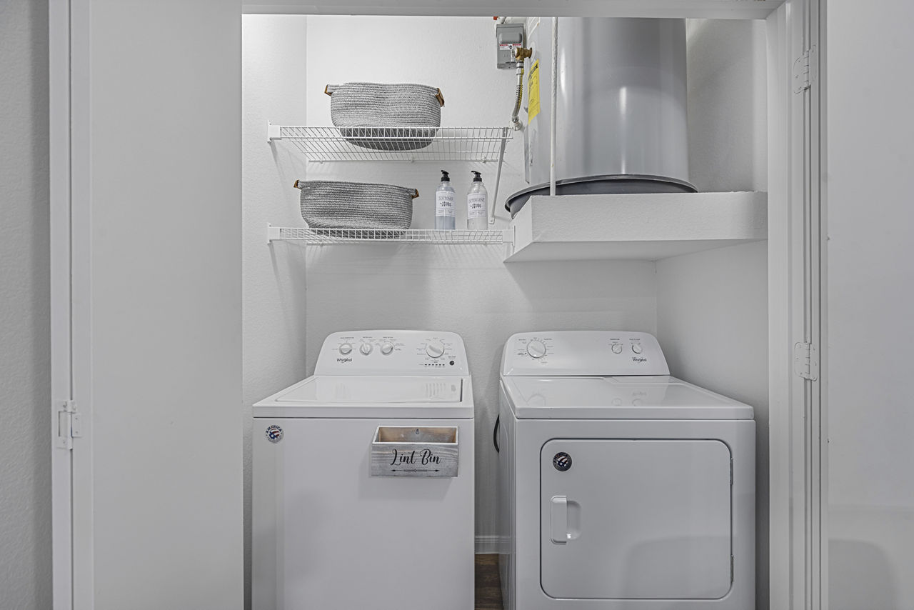 Laundry room at The Oaks At Techridge