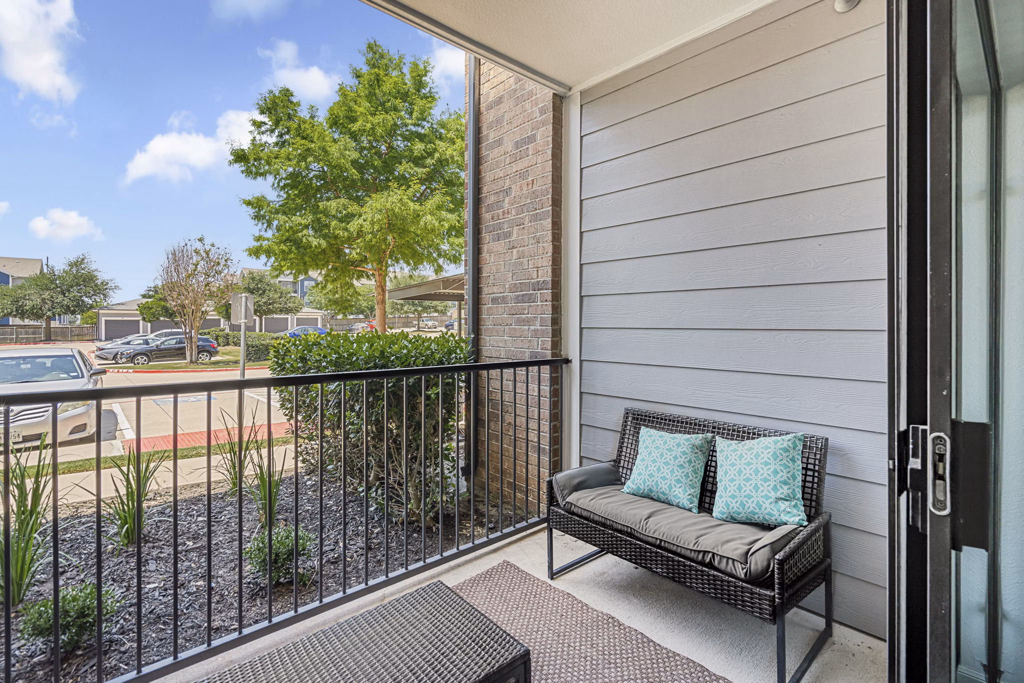 patio at The Oaks at Techridge Apartments