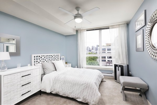 bedroom at Dexter Lake Union Apartments