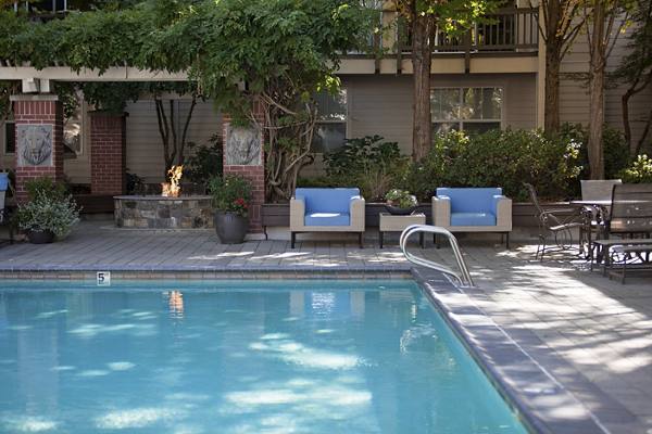 pool at Lions Gate South Apartments