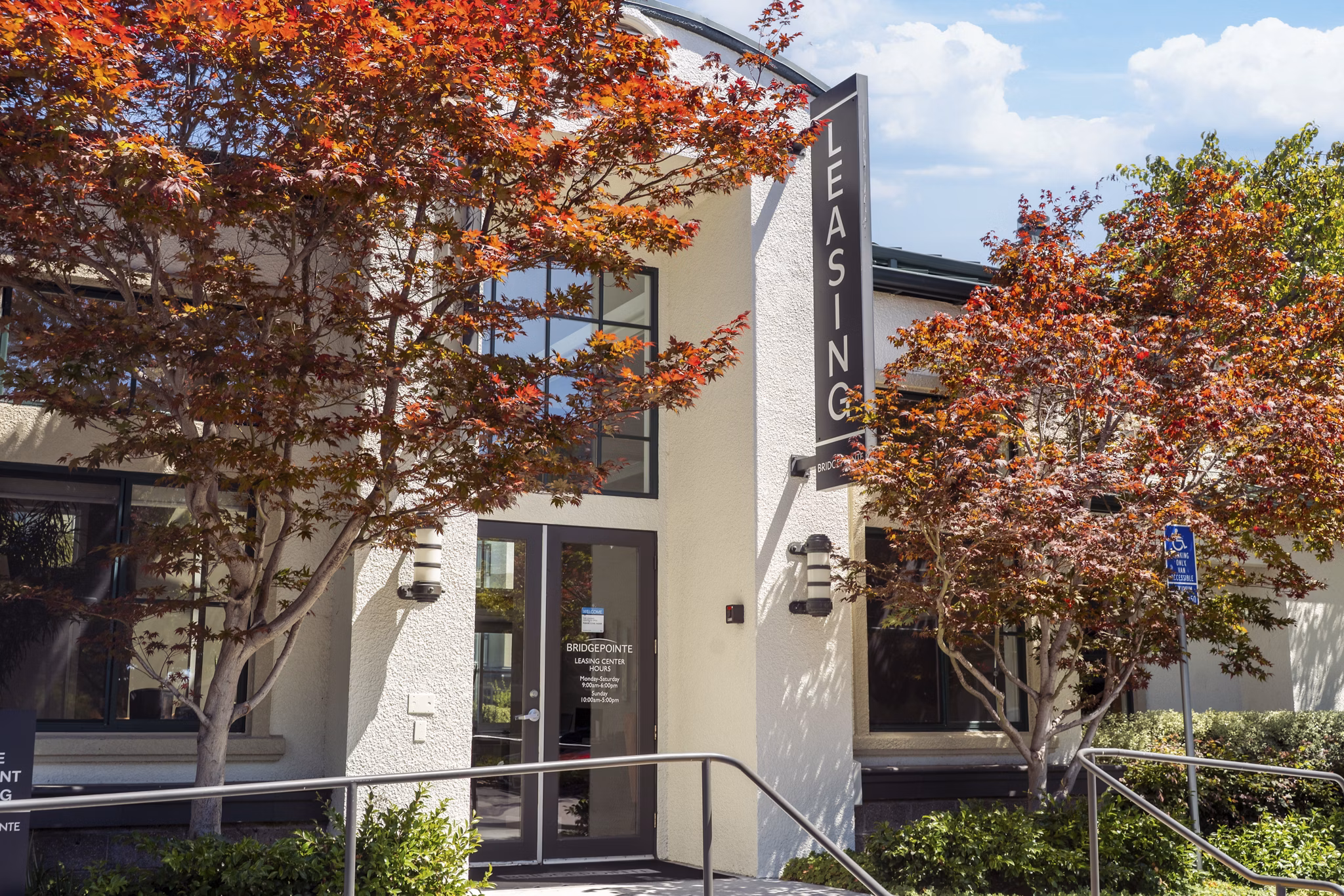 Building/Exterior at Bridgepointe Apartments