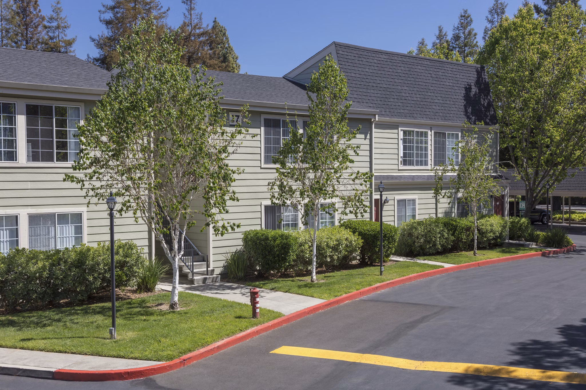 Central Park at Whisman Station: Elegant luxury apartments in a park-like setting