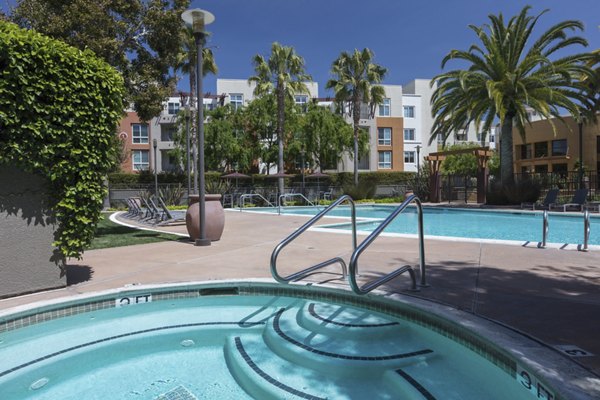 hot tub/jacuzzi at Domicilio Apartments