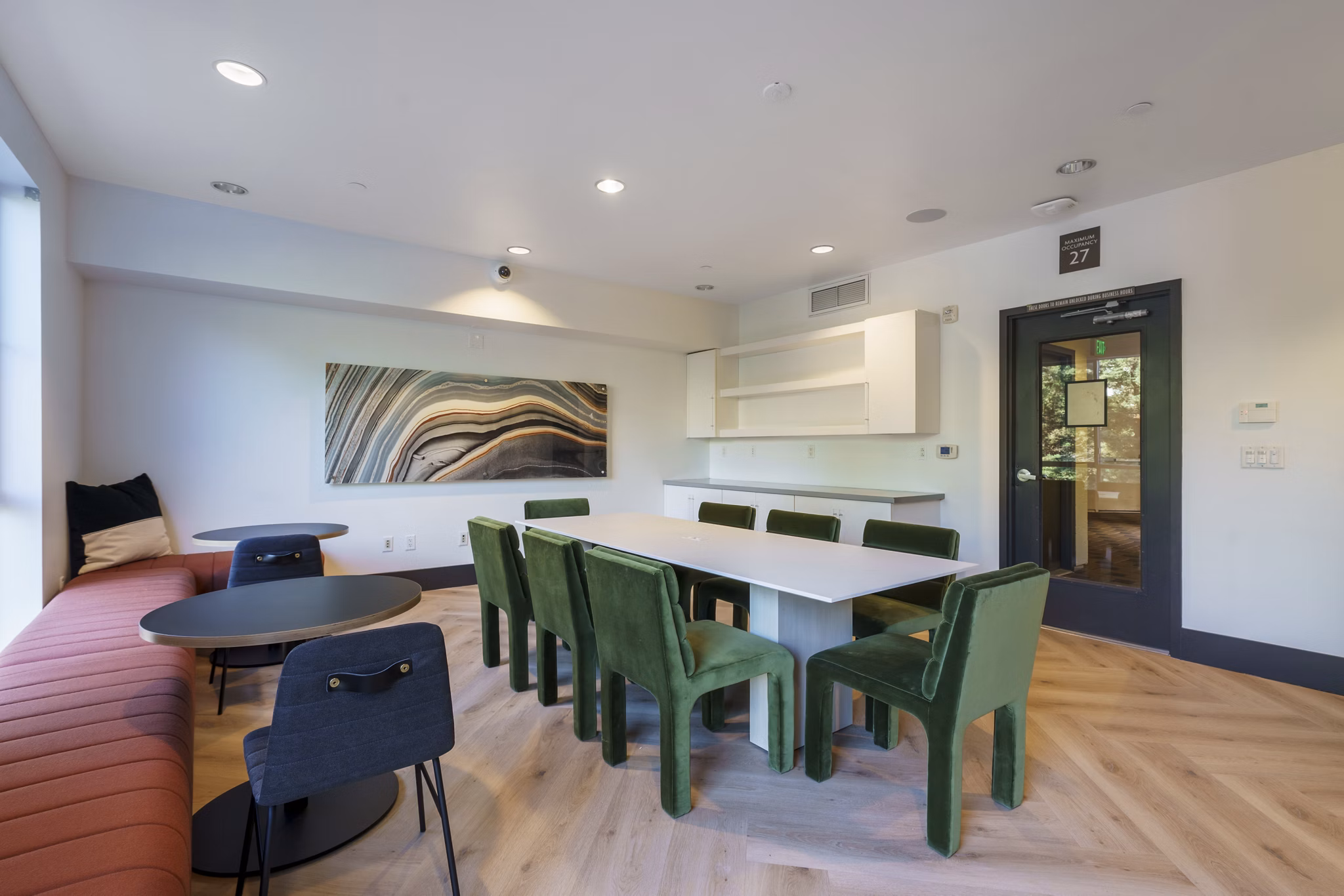 Dining room with elegant furnishings in Mosaic Apartments, a luxury community by Greystar
