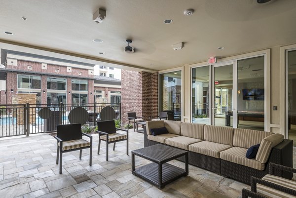 patio at 2626 Fountain View Apartments