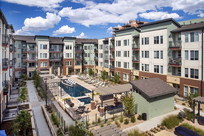 Broadstone on 9th: Scenic view from luxury apartment balcony in downtown area