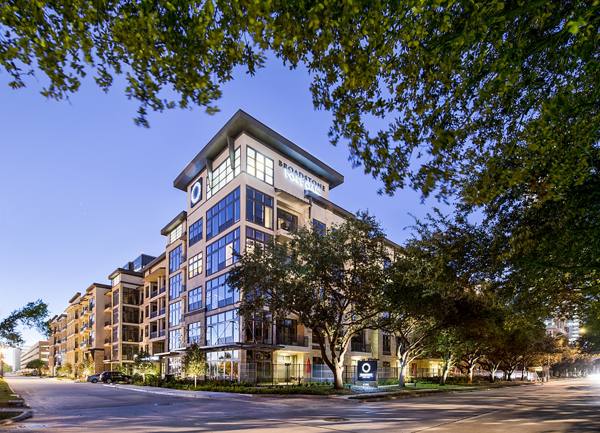 building/exterior at Post Oak Apartments