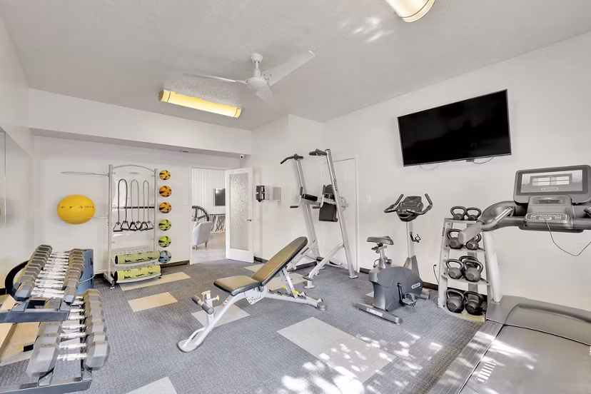 fitness center The Pointe at Northridge Apartments