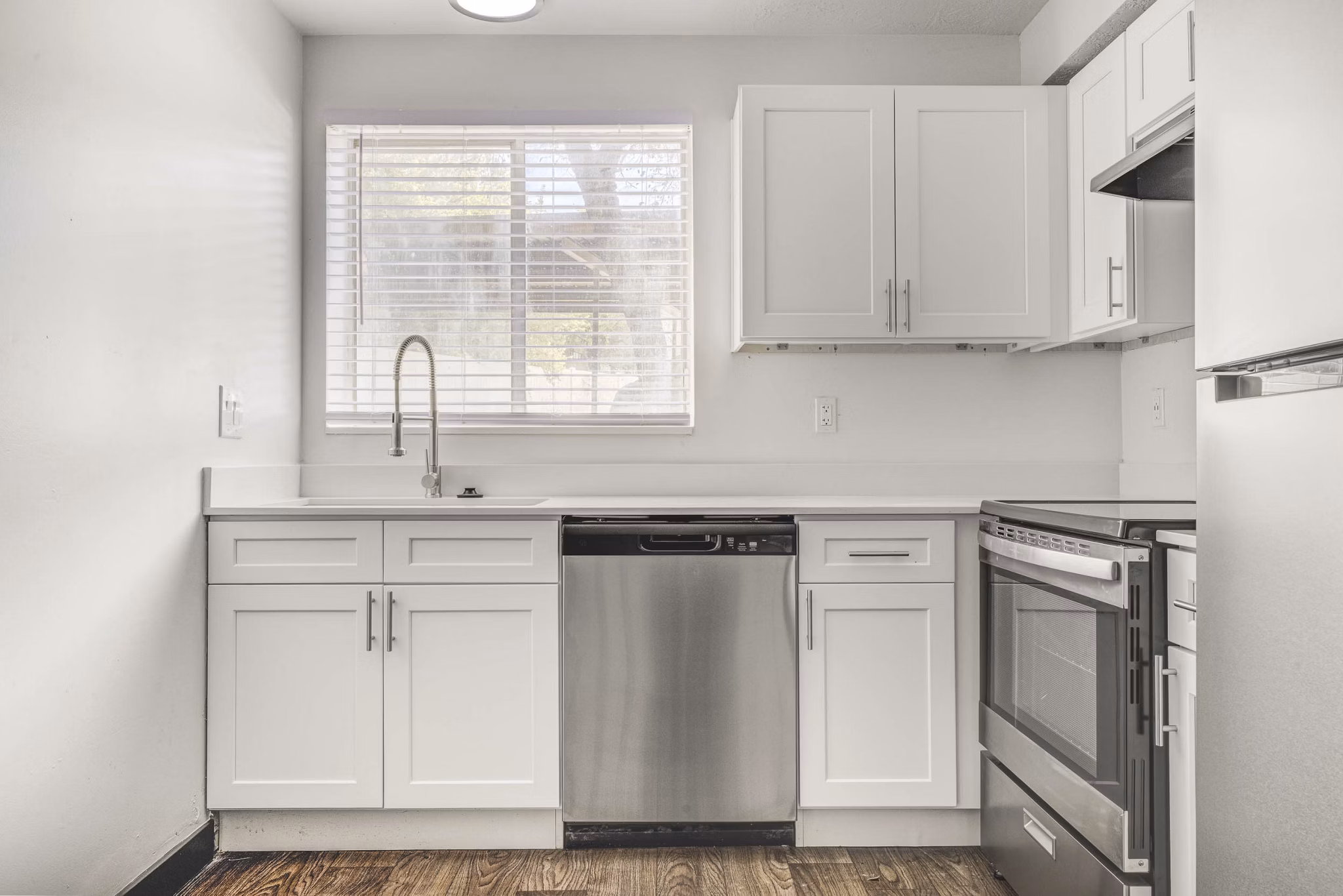 kitchen at The Pointe at Northridge Apartments