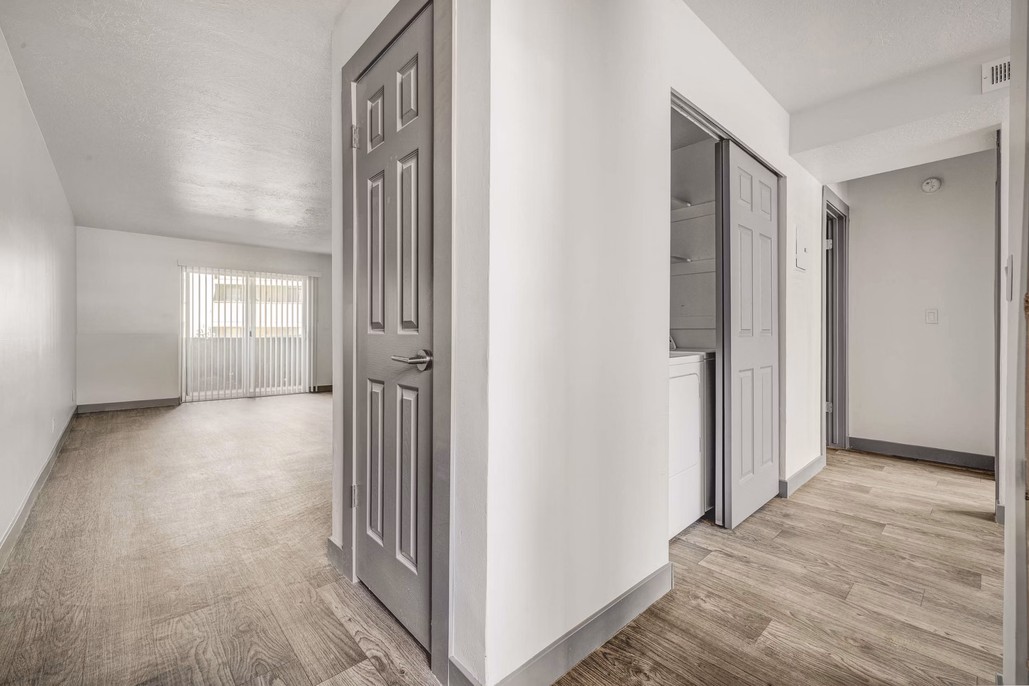 living room at The Pointe at Northridge Apartments