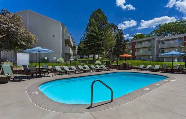 Pool at The Pointe at Northridge