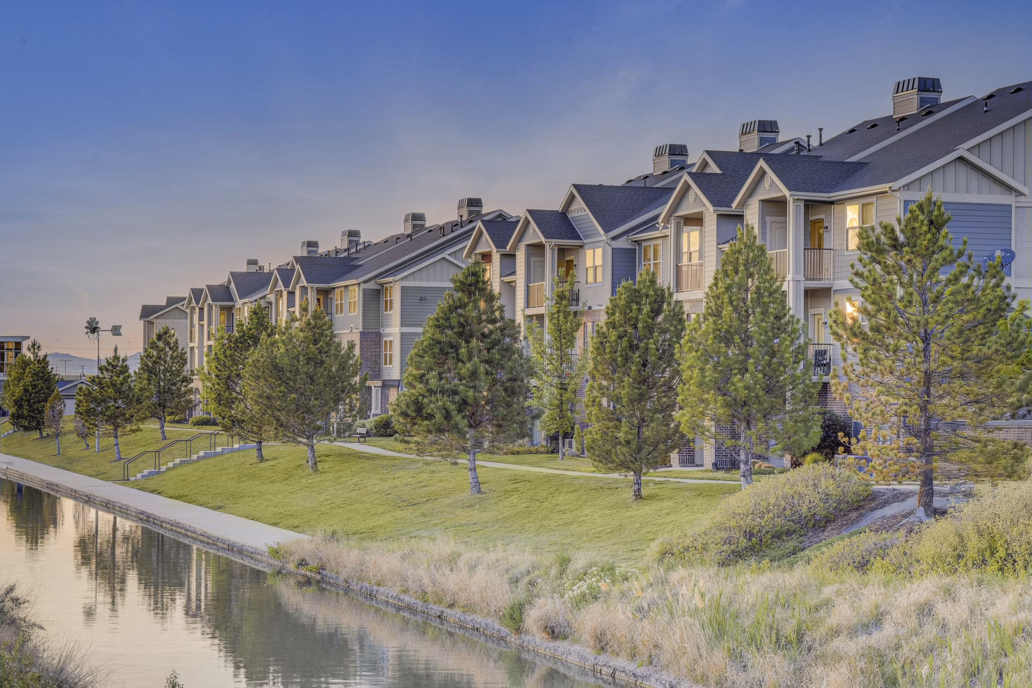 exterior at Pinnacle Highbury Apartments 