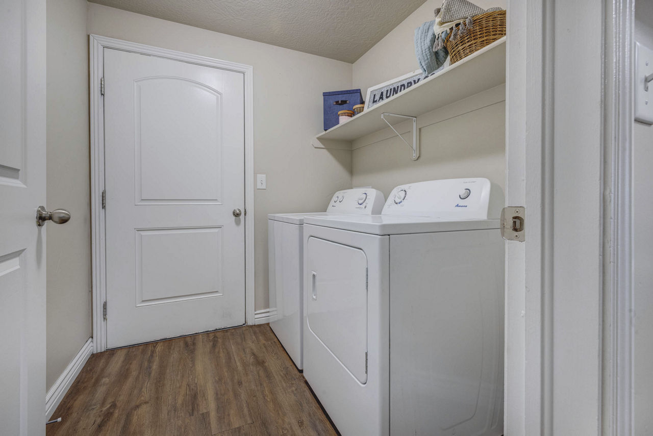 Laundry room at Pinnacle Highbury