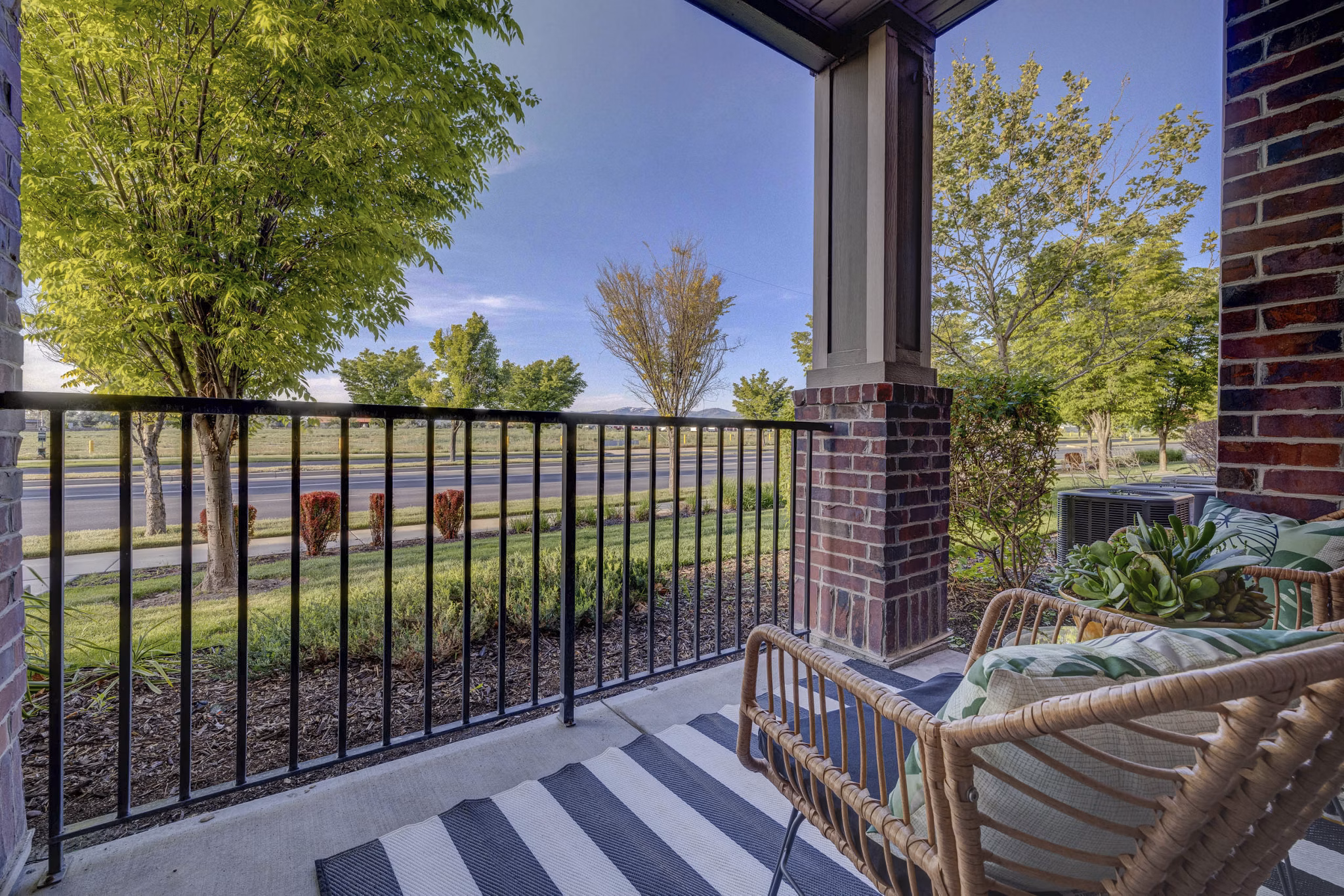 patio at Pinnacle Highbury Apartments 