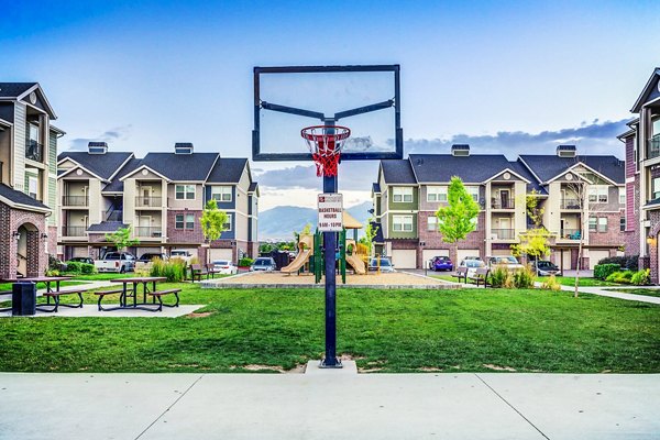 basketball court at Pinnacle Highbury Apartments