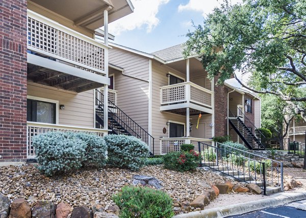 building/exterior at Fountainhead Apartments